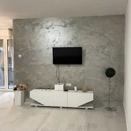 Gabi Apartment *